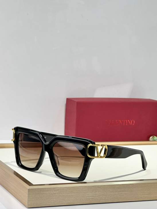 Picture of Valentino Sunglasses _SKUfw70044760fw